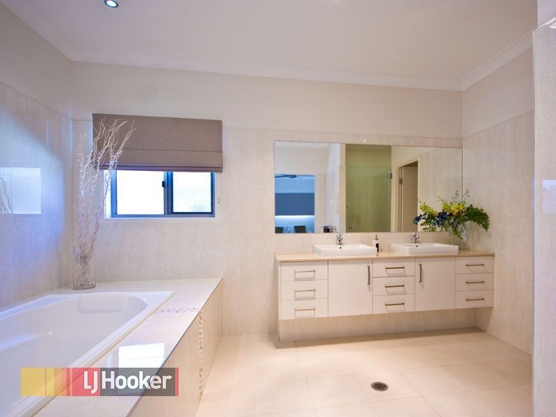 111 Alexandra Street, Sandgate QLD 4017