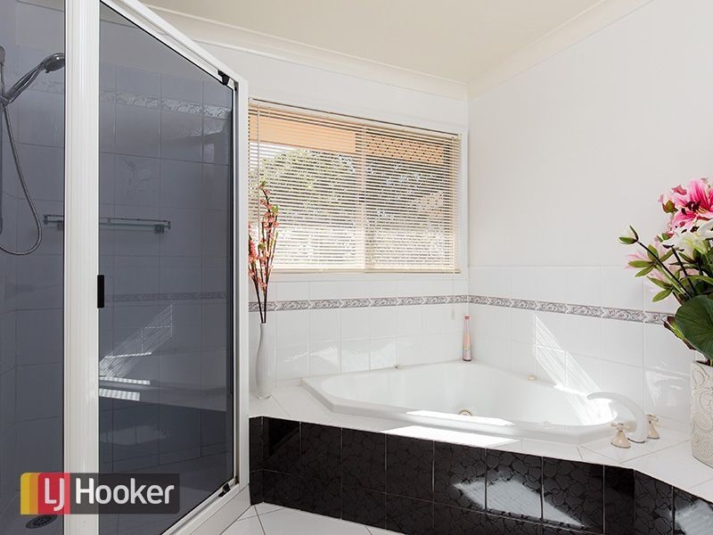 10 Preston Close, Albany Creek QLD 4035