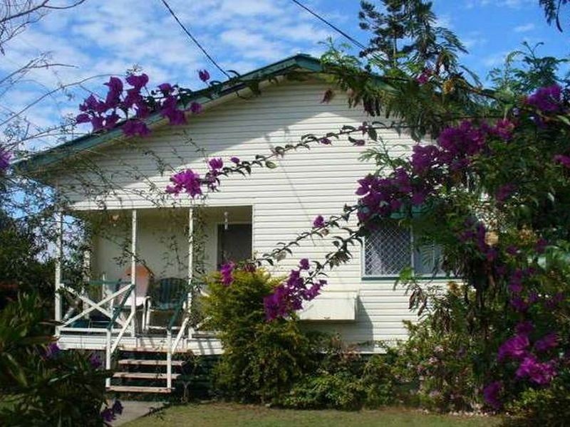 19 Tenth Avenue, Sandgate QLD 4017