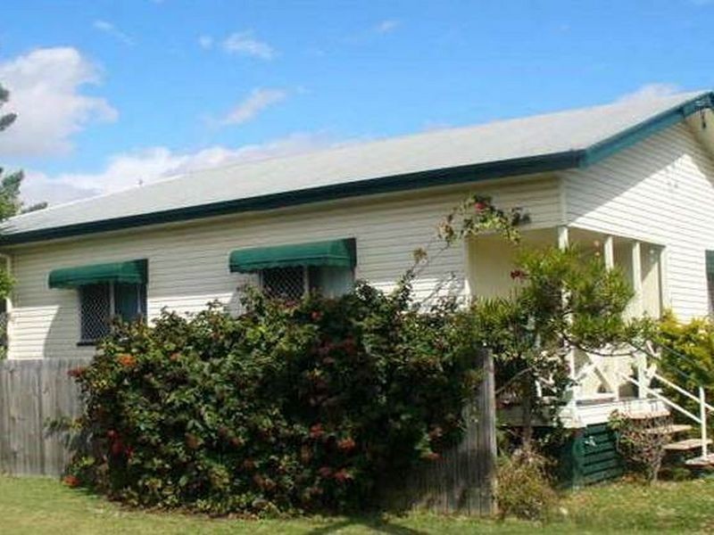 19 Tenth Avenue, Sandgate QLD 4017