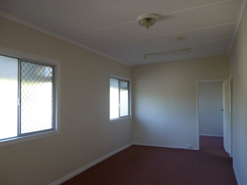 19 Tenth Avenue, Sandgate QLD 4017