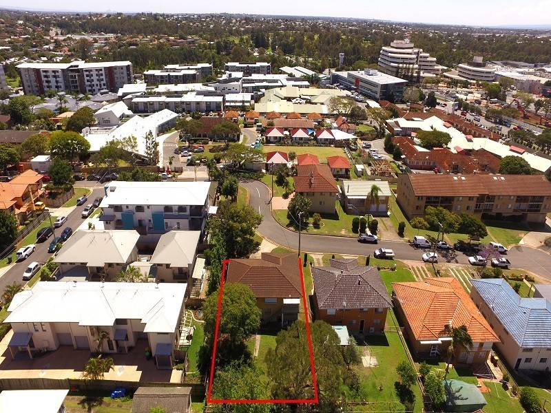 71 Curwen Terrace, Chermside QLD 4032