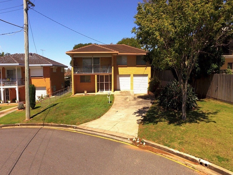 71 Curwen Terrace, Chermside QLD 4032