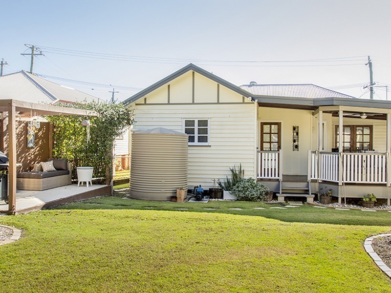 10 Bernard Street, Brighton QLD 4017