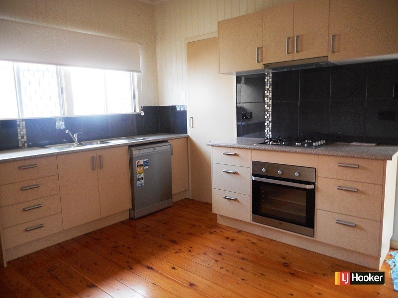 8 Binkar Street, Chermside QLD 4032