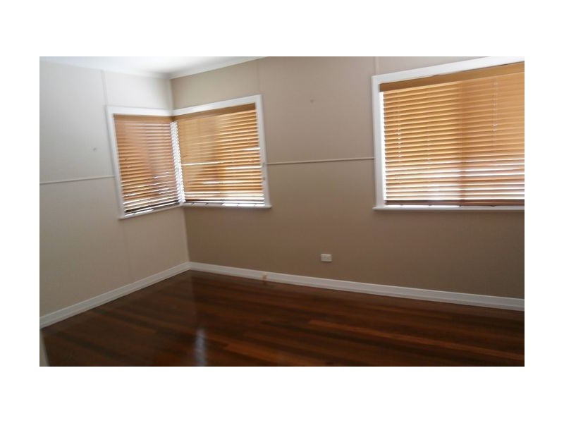 80 Tenth Avenue, Kedron QLD 4031