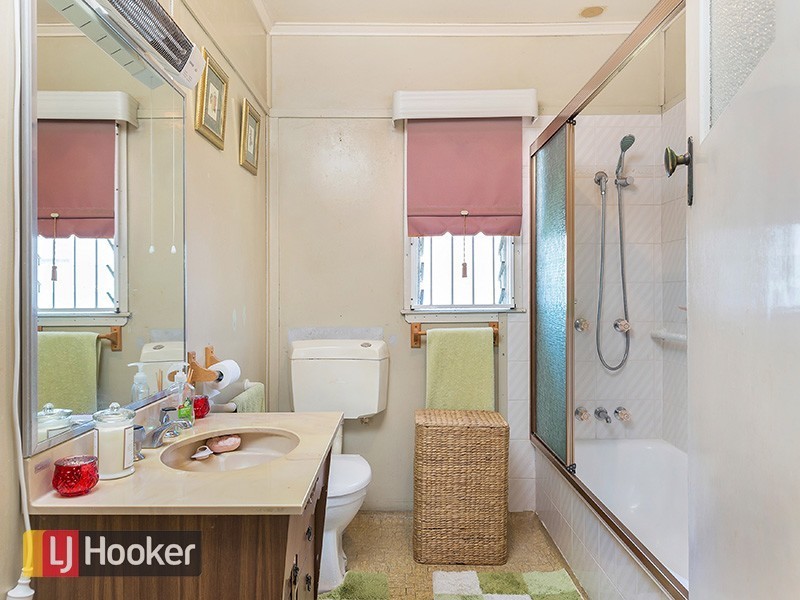 11 Yaralla Street, Chermside QLD 4032