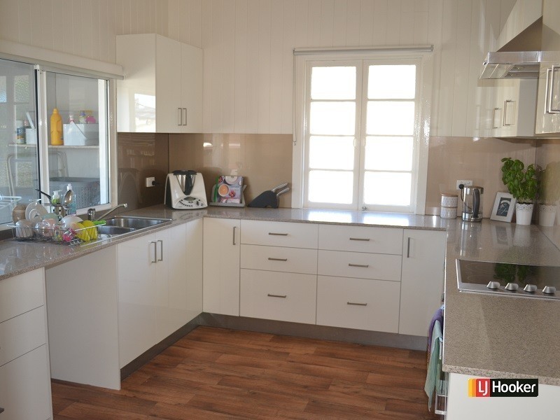 100A Hoskins Street, Sandgate QLD 4017