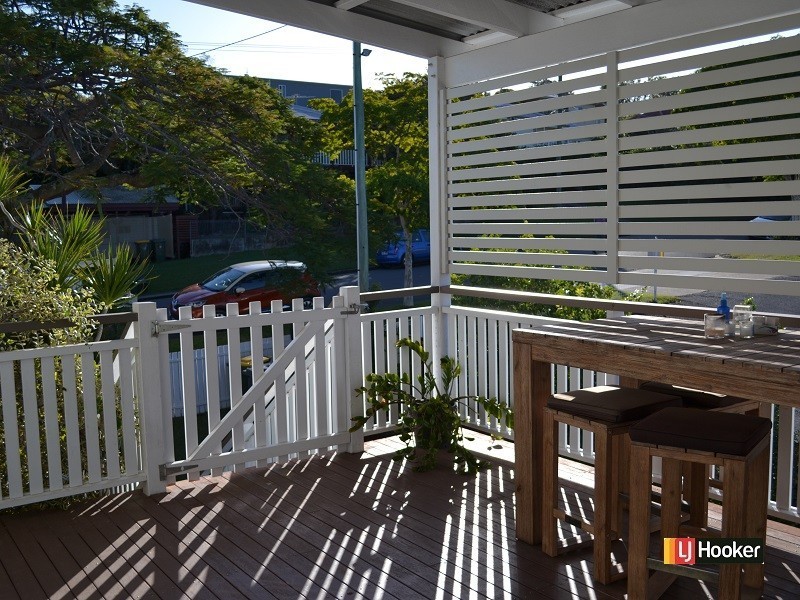 100A Hoskins Street, Sandgate QLD 4017