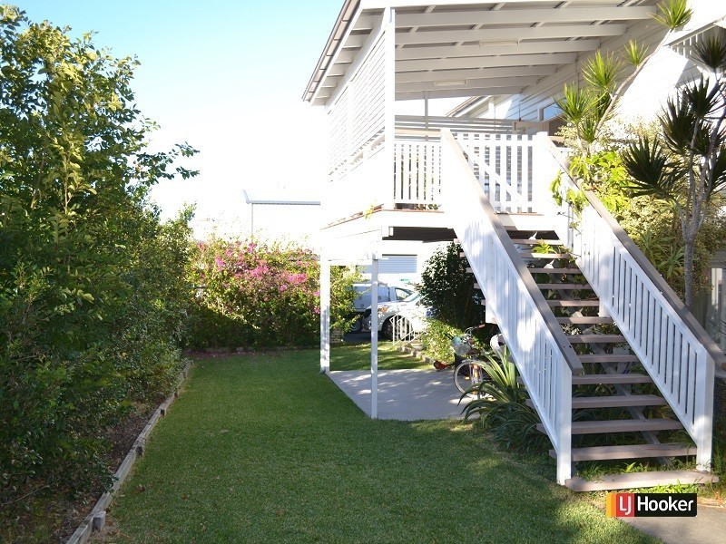 100A Hoskins Street, Sandgate QLD 4017