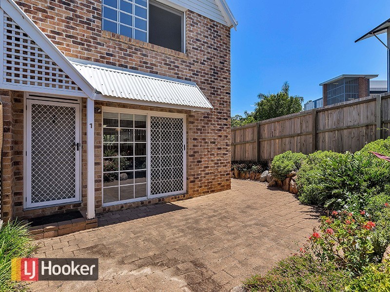 1/32 Rainey Street, Chermside QLD 4032