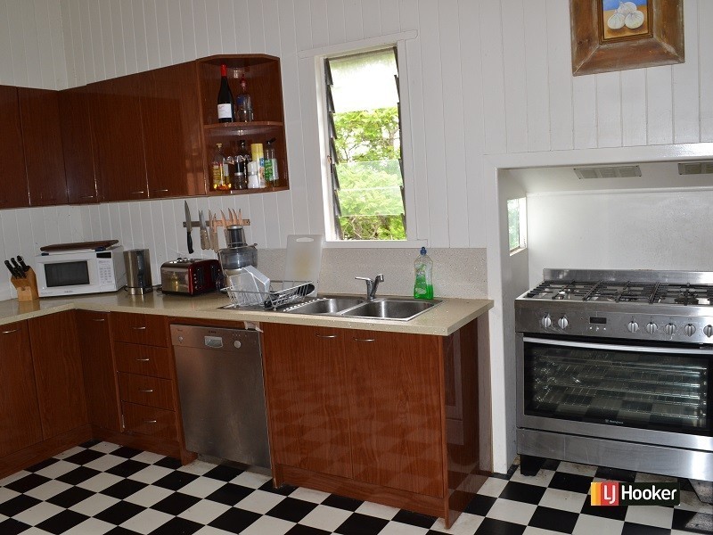 25 Stopford Street, Wooloowin QLD 4030