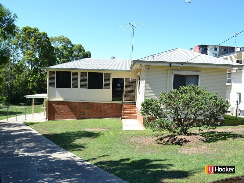 26 Curwen Terrace, Chermside QLD 4032