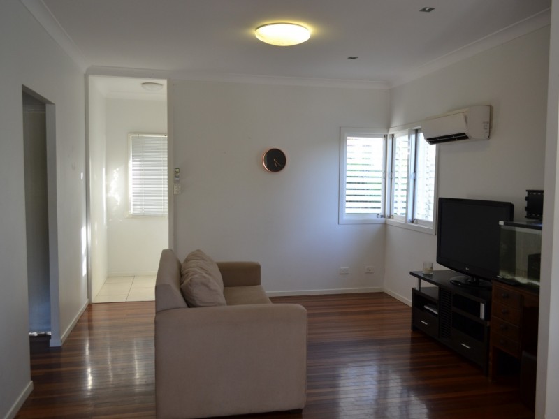 7 Ferguson Road, Wavell Heights QLD 4012