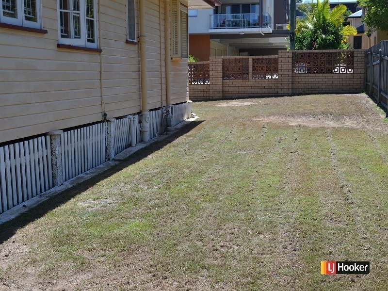 11 Yaralla Street, Chermside QLD 4032