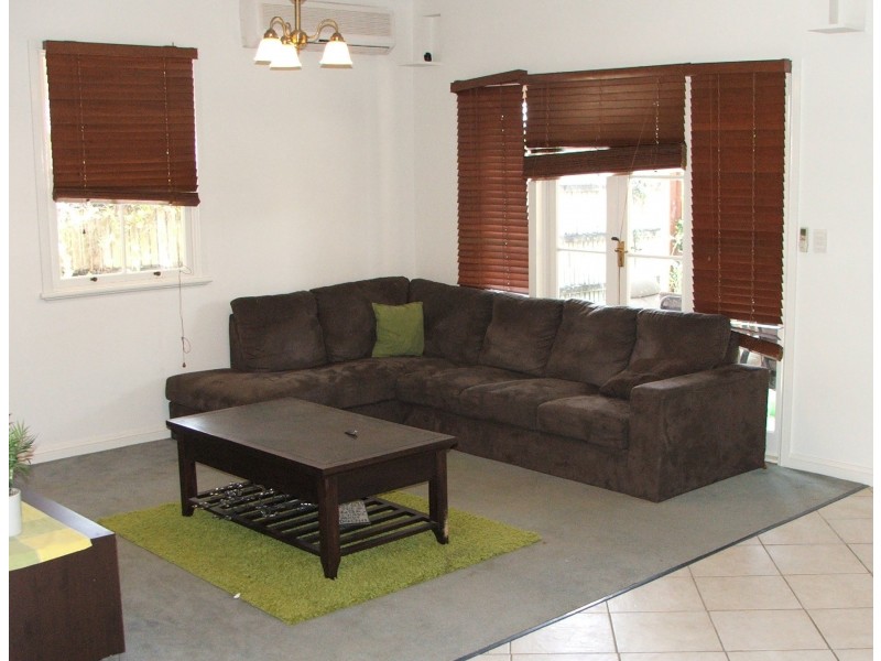 3 Desert Willow Way, Fitzgibbon QLD 4018