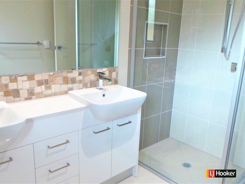 3 William Bray Parkway, Fitzgibbon QLD 4018