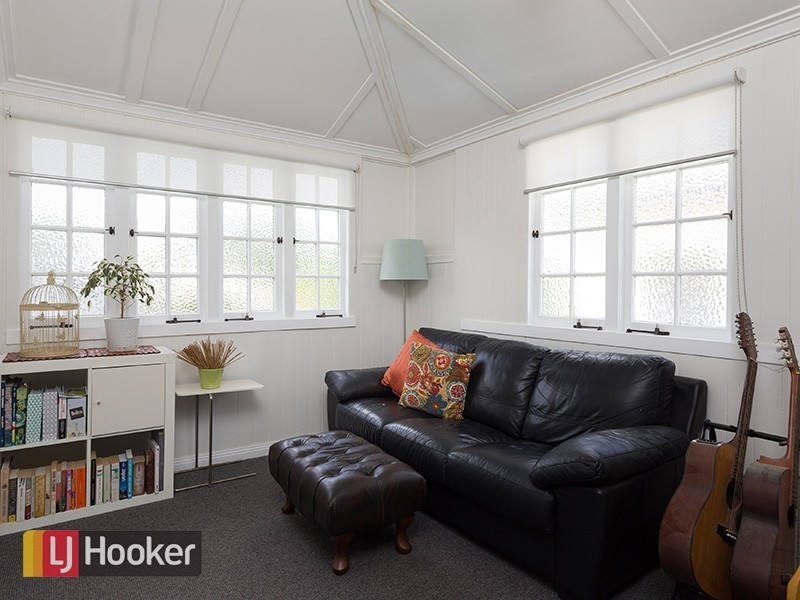 42 Strathmore Street, Kedron QLD 4031