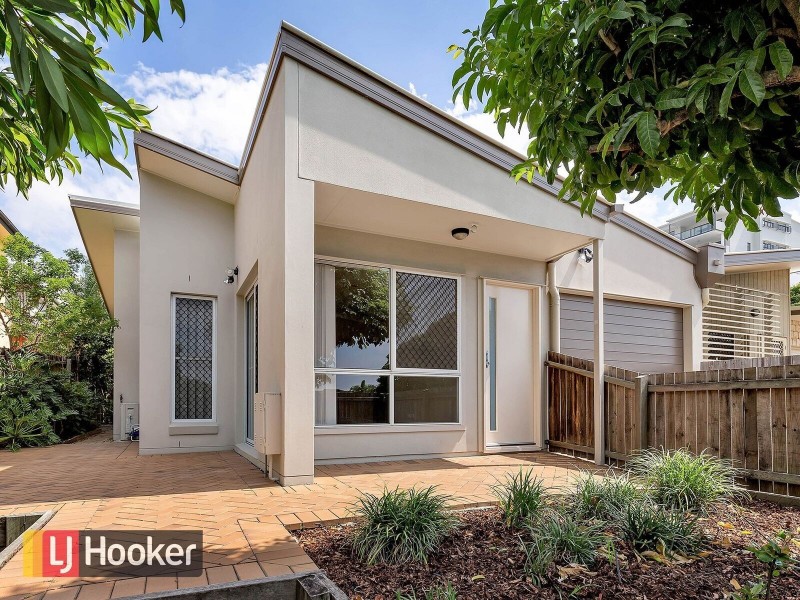 53 Curwen Terrace, Chermside QLD 4032