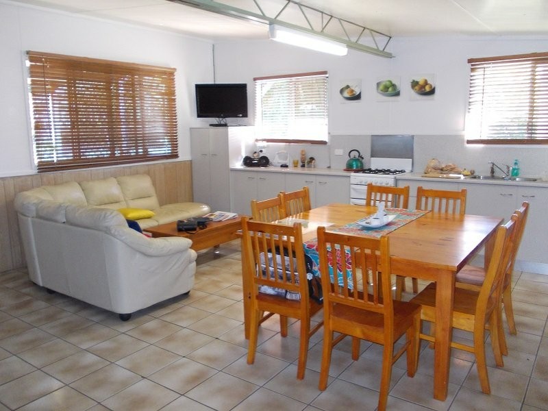 93 The Strand, Bulwer QLD 4025