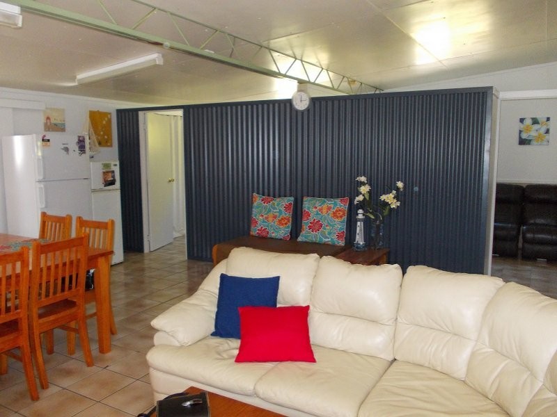 93 The Strand, Bulwer QLD 4025