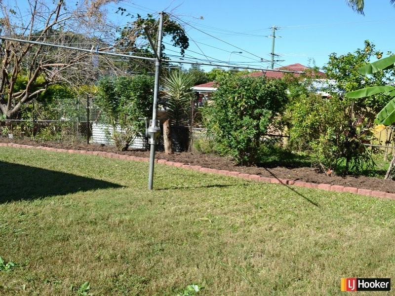 2 Eastbourne Street, Chermside West QLD 4032