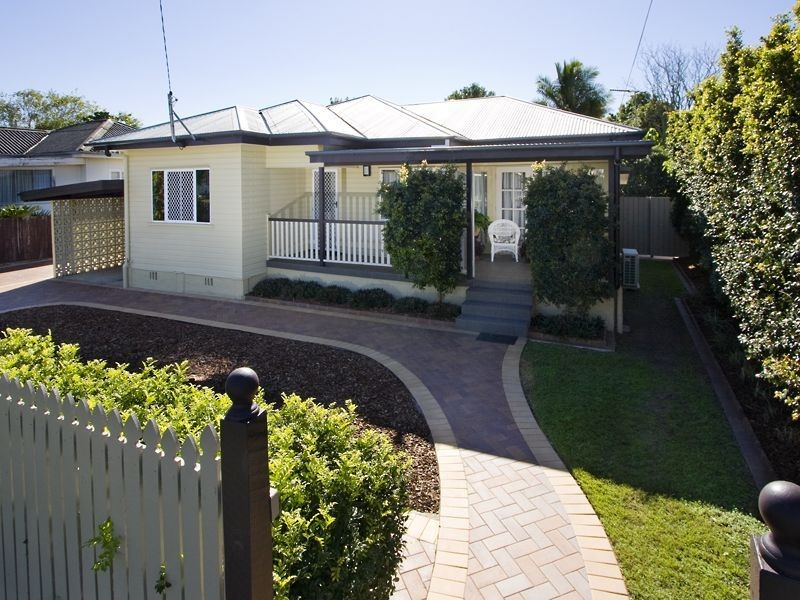 6 Thirteenth Ave, Brighton QLD 4017