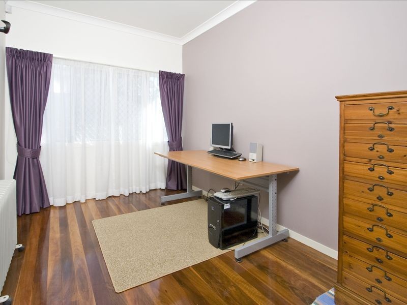 6 Thirteenth Ave, Brighton QLD 4017