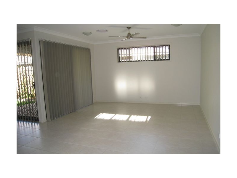 68 Somerset Drive, Carseldine QLD 4034