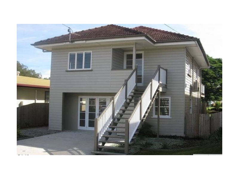 113 (UP) Alexandra Street, Sandgate QLD 4017