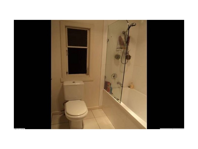 113 (UP) Alexandra Street, Sandgate QLD 4017