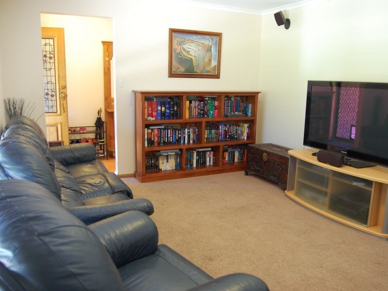 5 Radiata Place, Aberfoyle Park SA 5159