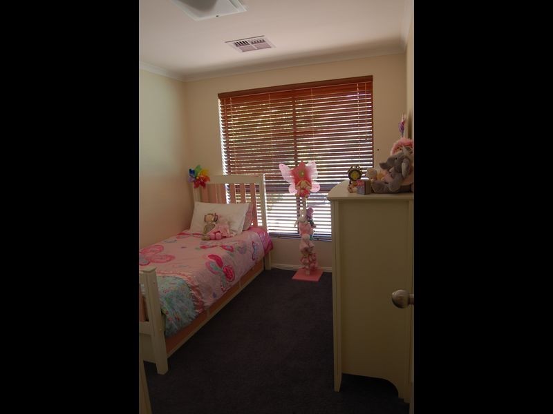 5 Radiata Place, Aberfoyle Park SA 5159