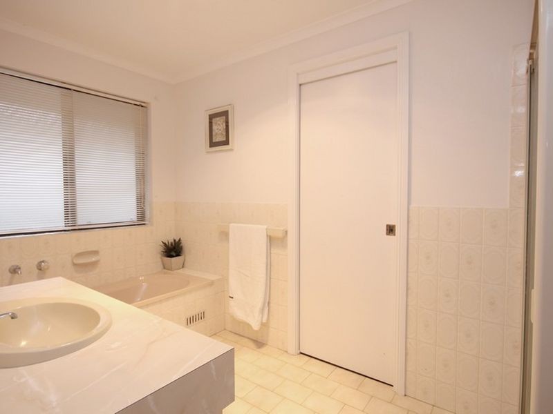 2 Sarepta Court, Flagstaff Hill SA 5159