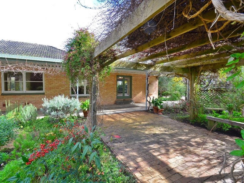 180 Upper Sturt Rd, Hawthorndene SA 5051