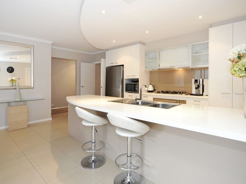 24 Daveys Road, Flagstaff Hill SA 5159