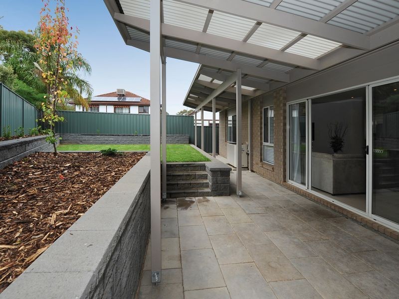 24 Daveys Road, Flagstaff Hill SA 5159