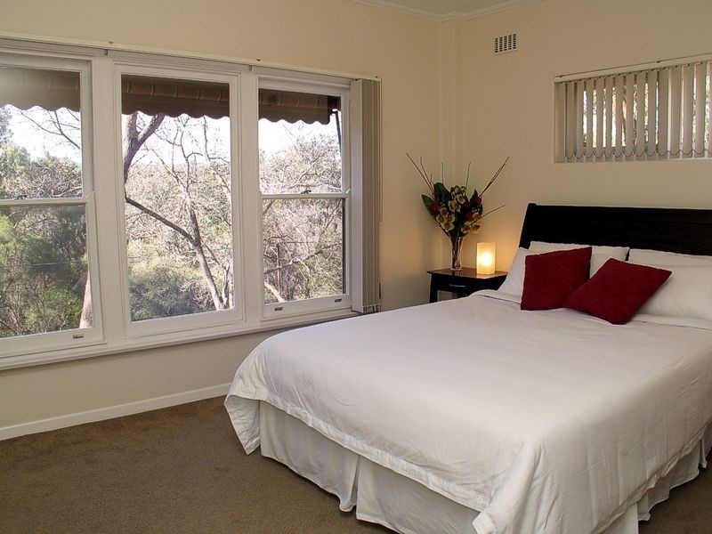 15 Huntingdon Drive, Glenalta SA 5052