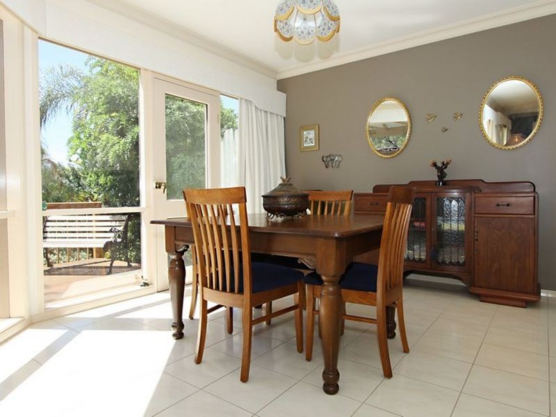 15 Ridgehaven Drive, Bellevue Heights SA 5050