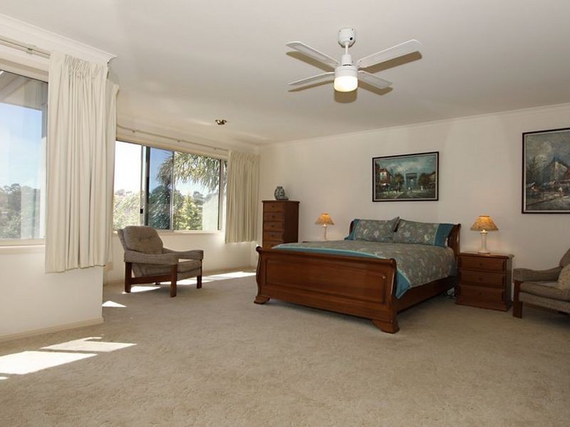 15 Ridgehaven Drive, Bellevue Heights SA 5050