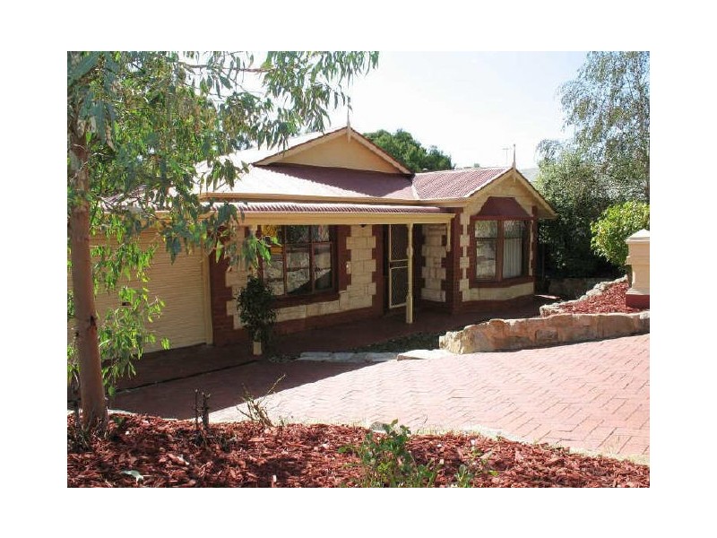 8 Petrel Court, Flagstaff Hill SA 5159