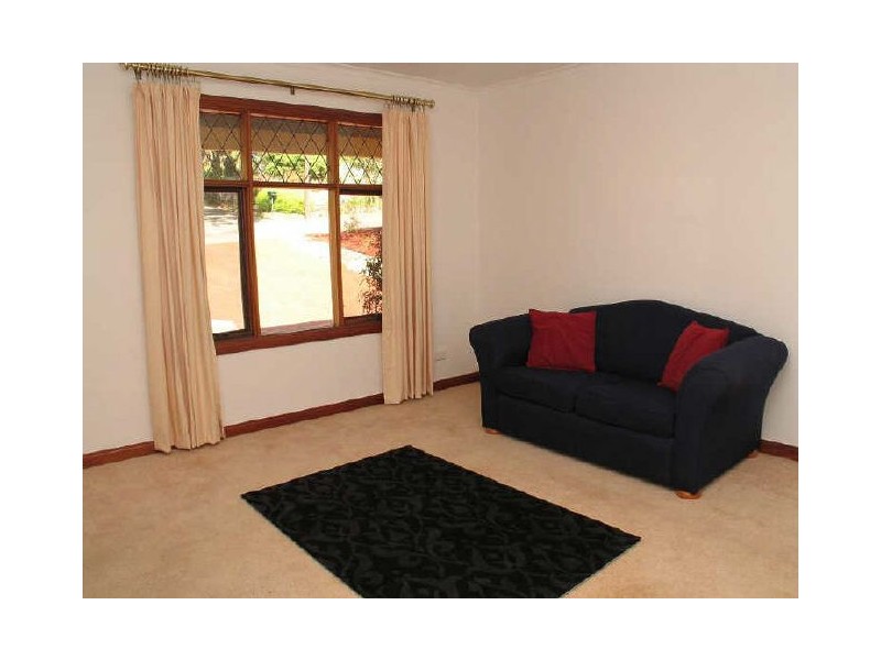 8 Petrel Court, Flagstaff Hill SA 5159