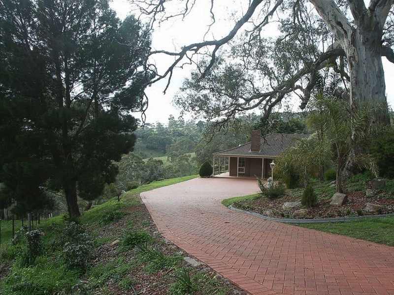 83 Oakridge Road, Chandlers Hill SA 5159