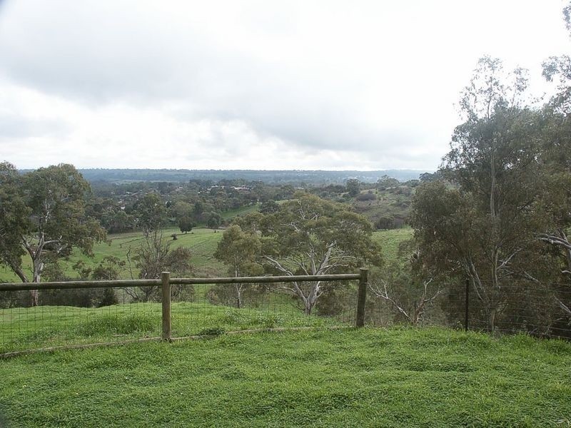 83 Oakridge Road, Chandlers Hill SA 5159