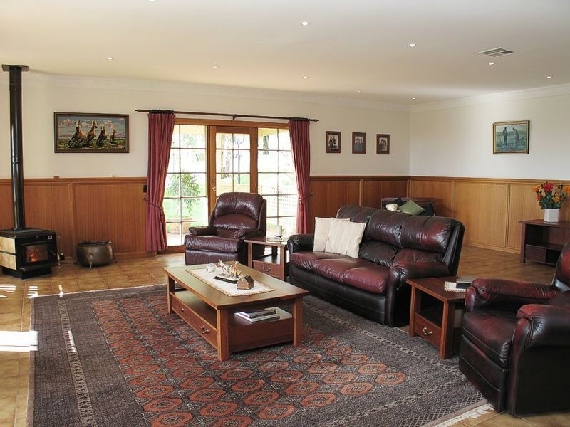 83 Oakridge Road, Chandlers Hill SA 5159