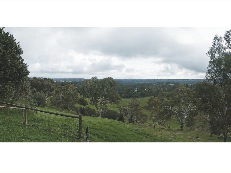 83 Oakridge Road, Chandlers Hill SA 5159