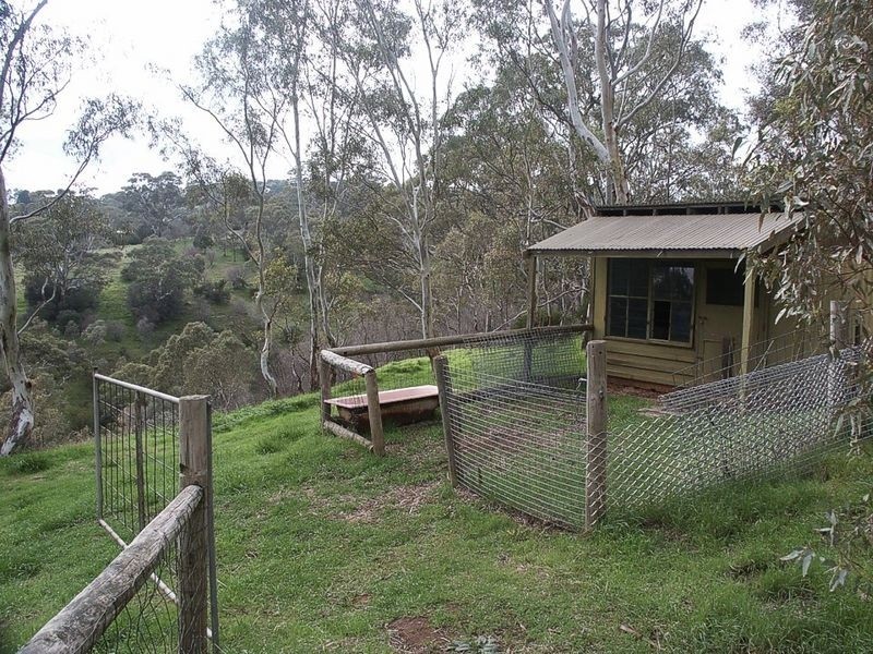 83 Oakridge Road, Chandlers Hill SA 5159