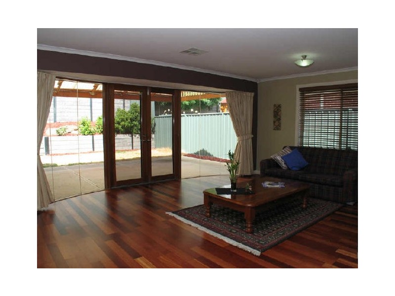 21 Pinnacle Cres, Flagstaff Hill SA 5159