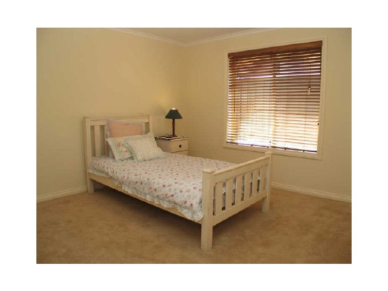 21 Pinnacle Cres, Flagstaff Hill SA 5159