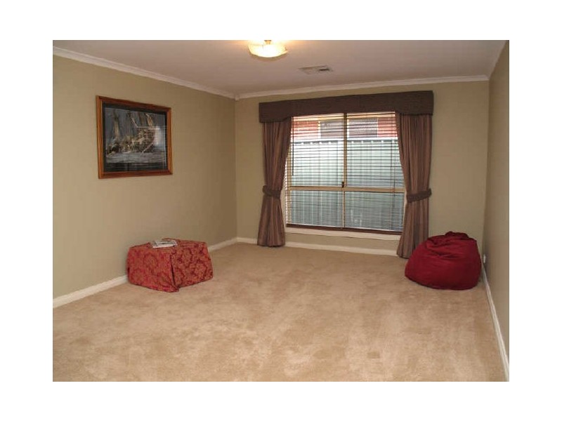 21 Pinnacle Cres, Flagstaff Hill SA 5159